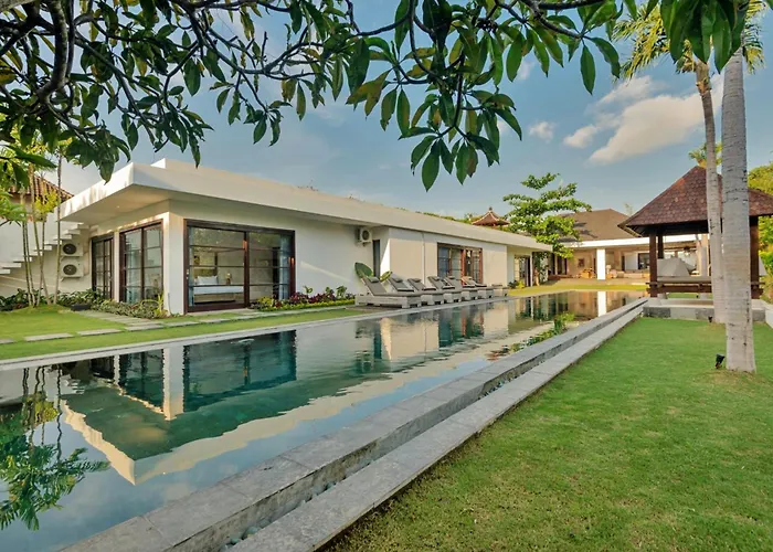 Christina Estate By Villas Direct Bali Seminyak 